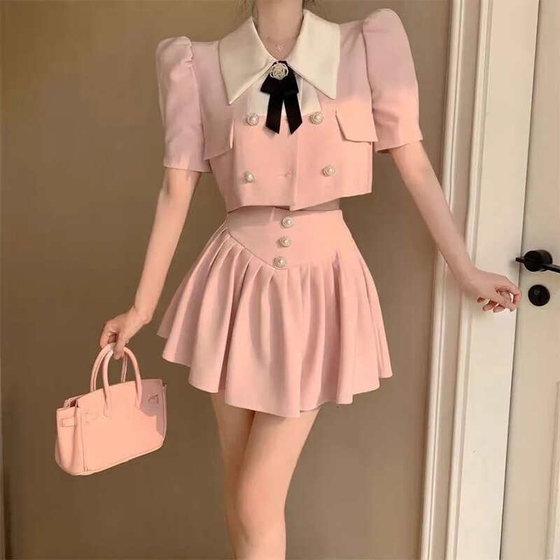 Camicie corte rosa stile Lolita da donna minigonne Set di due pezzi giappone spilla estiva coreana Polo top gonna a pieghe abiti 2024