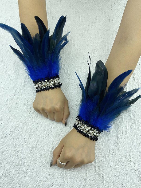 Naturalne pióro na rękę mankiety elegancki futerkowy rękaw Arm akcesoria Gothic Halloween Cosplay z piór rękawice perła bransoleta mankiet 2 sztuk