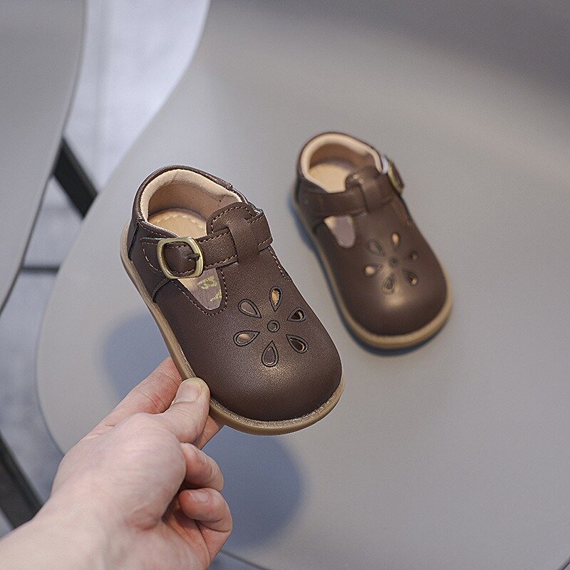 Sepatu kulit Sol empuk bayi perempuan, sneaker putri potongan sol lembut Anti Slip ringan Musim Semi dan Gugur untuk anak cewek