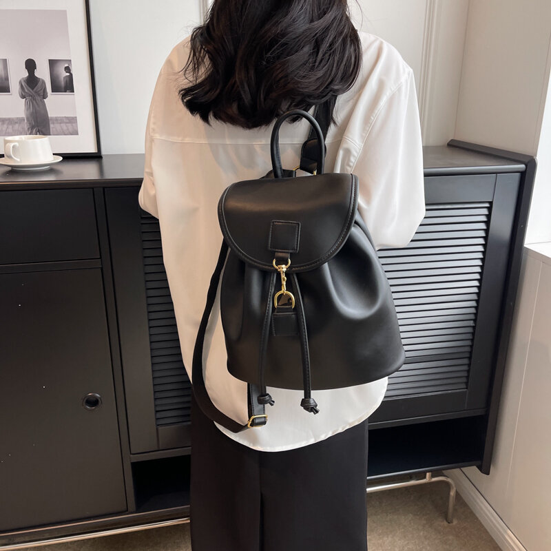Tas ransel kulit PU asli wanita, tas ransel perjalanan tali serut polos, kapasitas besar gaya Korea