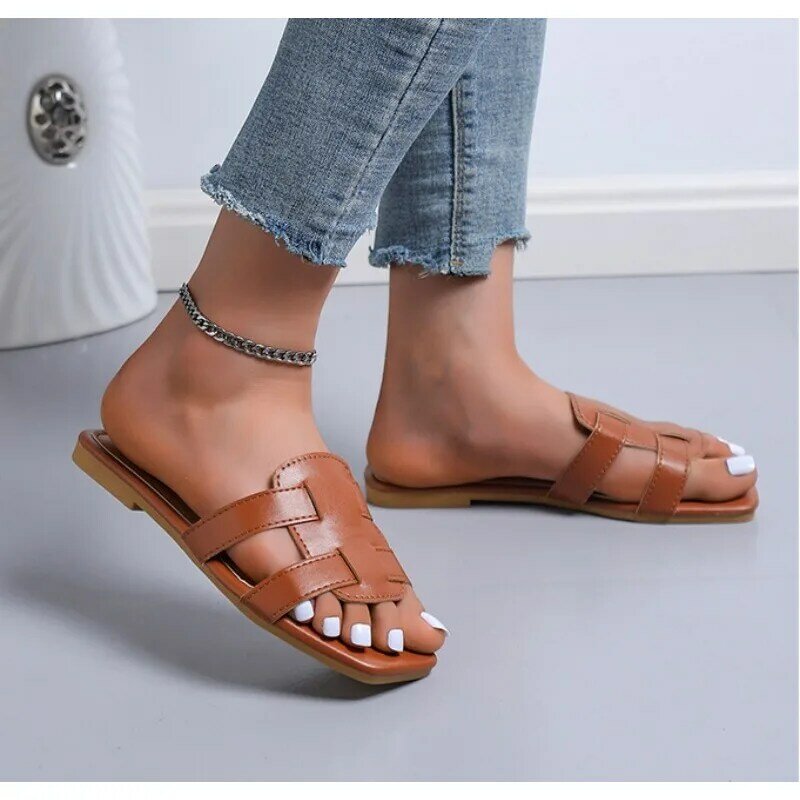 รองเท้าแตะสำหรับผู้หญิงขนาด35-43สำหรับฤดูร้อน2024รองเท้าแตะส้นเตี้ยชายหาดกลางแจ้งดีไซน์แบรนด์ทันสมัยรองเท้าแตะสำหรับสตรี