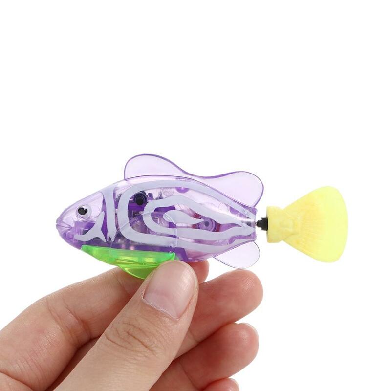 Mainan kucing musim panas dan anjing, mainan interaktif dalam ruangan bermain lampu LED untuk anak-anak mainan ikan elektrik mainan mandi bayi berenang ikan elektrik
