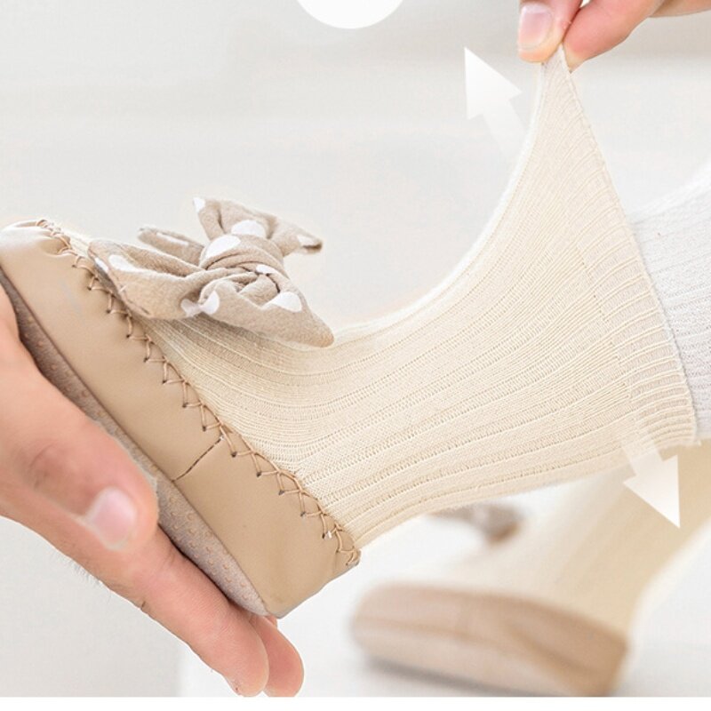 2023 New Lovely Baby Floor Shoes calzini papillon calzini inferiori in pelle Toddler Indoor scarpe e calzini antiscivolo inverno