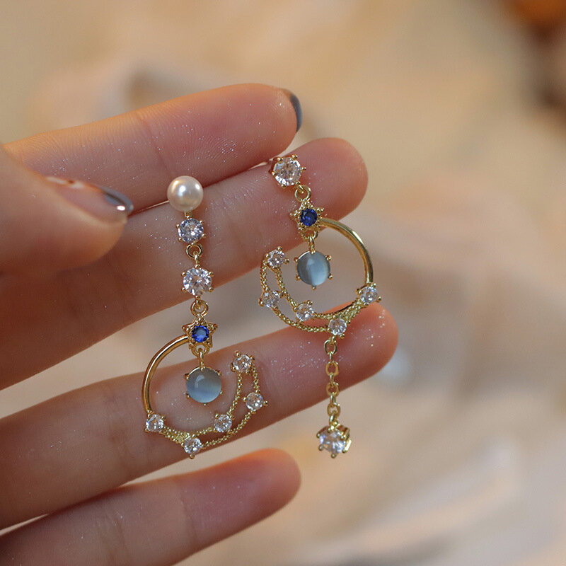 Pendientes largos de perlas asimétricas para mujer, aretes colgantes con borla y forma de Luna, novedad de 2020