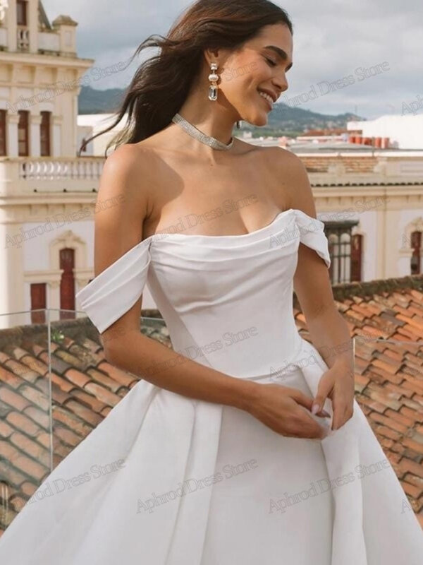 Vestidos nupciais de cetim sem ombro, vestidos de casamento modernos, vestes simples, pescoço elegante, sem mangas e sexy, 2024