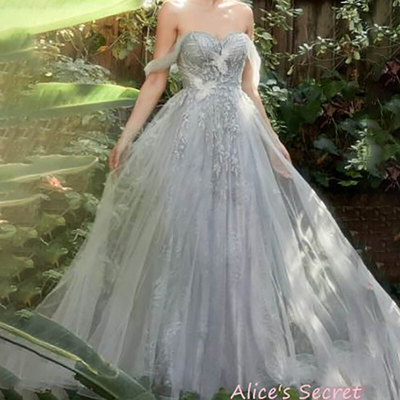 A-line Tulle Romantique Prom Gown Off-spalla Sweetheart senza maniche drappeggiato Applique lunghezza del pavimento Sweep Train