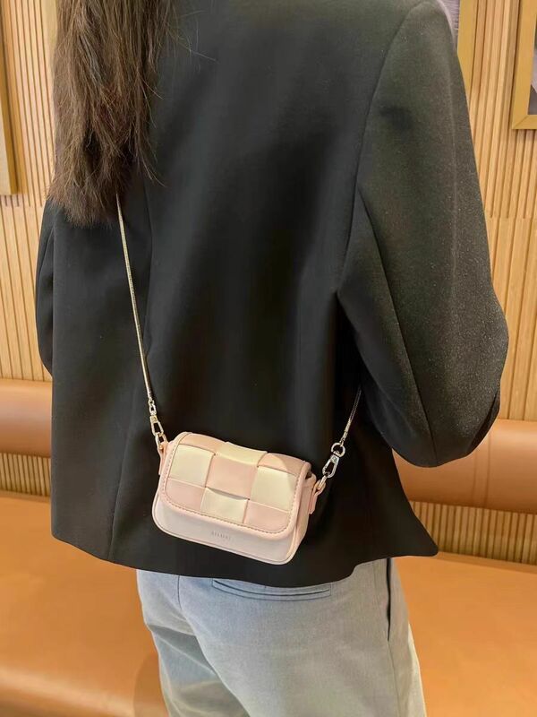 Mini sac à bandoulière tissé en petit groupe pour jeunes femmes, sac sous les bras, matériau PU, convient au téléphone, 2023