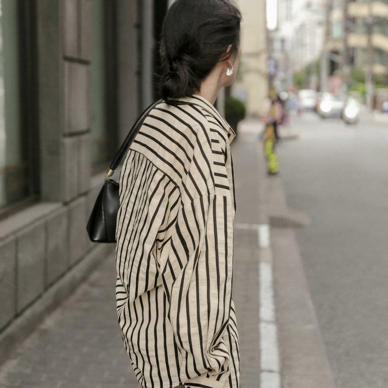 Deeptown Vintage Gestreiften Frauen Blusen Harajuku Koreanische Mode Übergroßen Hemd Casual Langarm Grundlegende Strickjacke Weibliche Chic Top