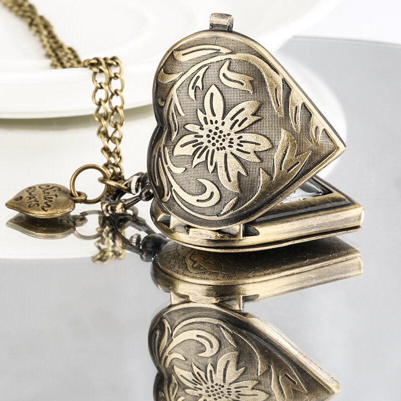 Mooie Hartvormige Bronzen Hanger Quartz Zakhorloge Dame Ketting Horloges Arabische Cijfers Display Exquisite Pocket Klok