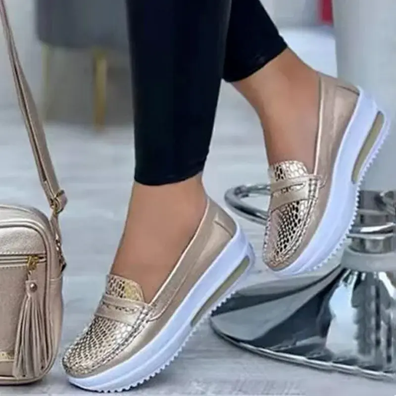 Modne mokasyny luksusowy projektant oddychające wsuwane buty wulkanizowane na swobodny koturna na obcasie lekkie 2024 damskie trampki Outdoor
