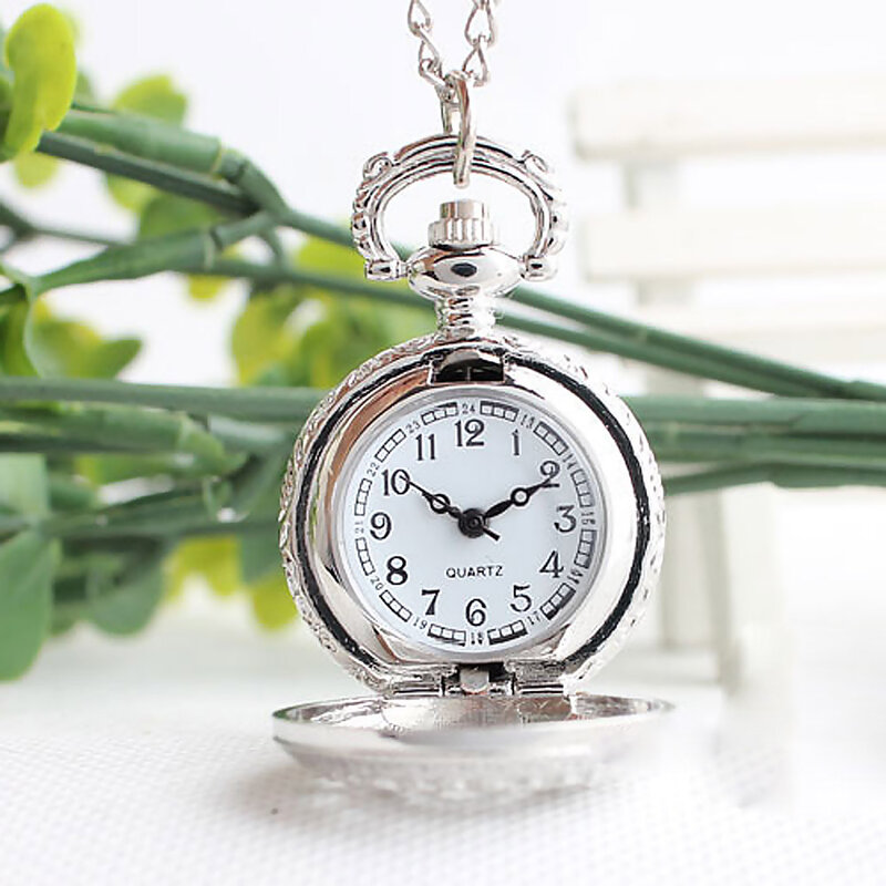 Reloj de bolsillo Vintage en cadena, Color bronce, reloj de cuarzo, cadena fresca, hueco pequeño, corazón de amor, reloj Vintage, colgante, regalos