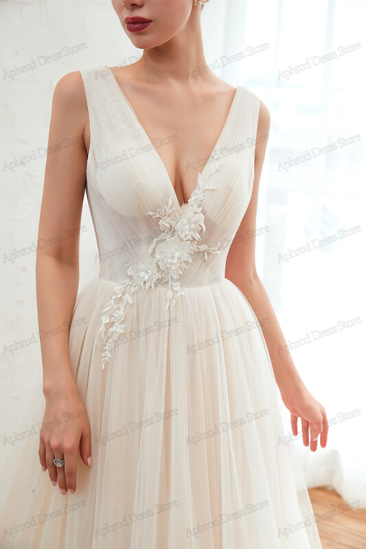 Wdzięczne suknie ślubne iluzoryczne tiulowe suknie ślubne z dekoltem w serek na formalne przyjęcie ładne Vestidos De Novia 2024