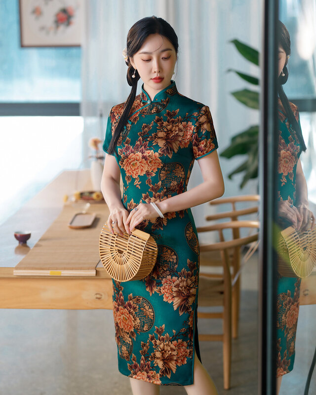 Elegante Frauen Satin High Split Qipao schlanke Kurzarm langes Kleid neue chinesische Mandarine Kragen Blumen druck Cheong sam Vestidos