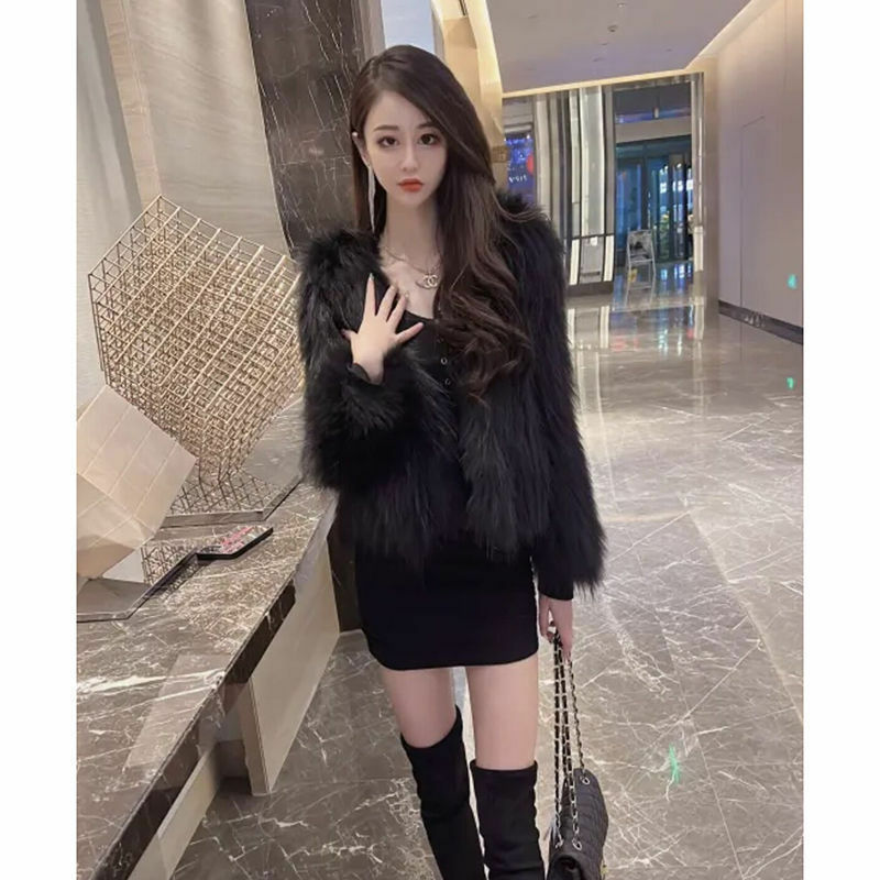 2024 Fashion Faux Fur Jacket Women Warmer Winter Long Sleeve V Collar Fluffy Overcoat Woman High Quality Cropped Coat T913