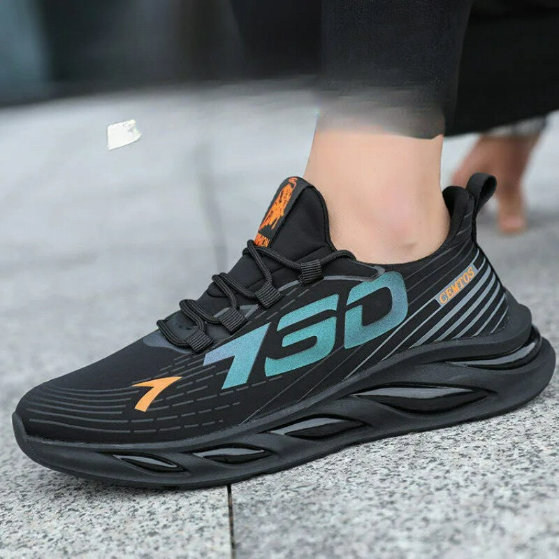 Sepatu olahraga kasual pria, 2024 sepatu hitam ujung bulat kasual mode musim panas