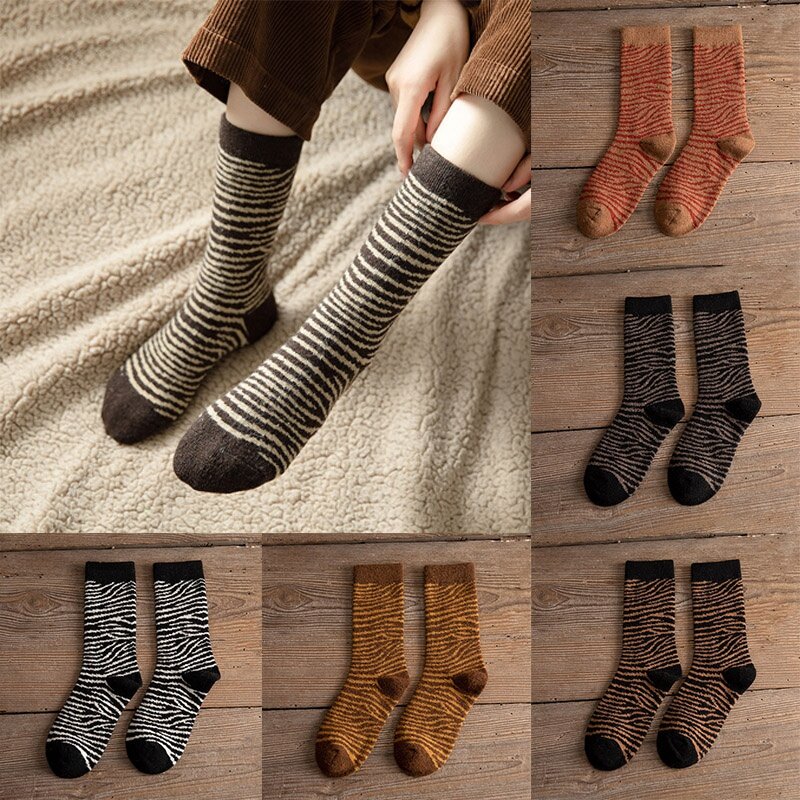 Meias de lã espessa listrada para mulheres, meias quentes, botas retrô, presente de Natal, alta qualidade, moda, inverno, 2023