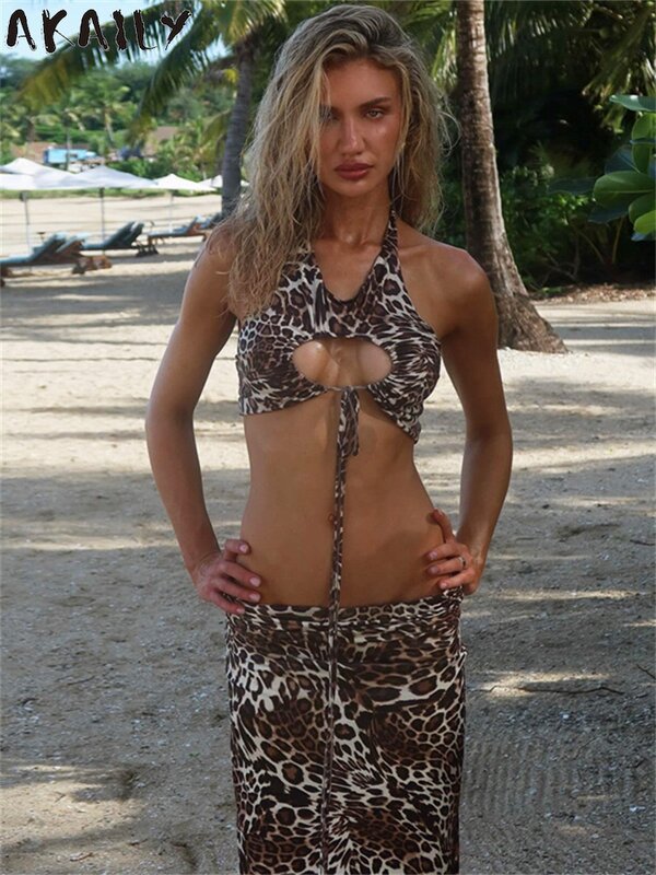 Akaily-leopardo imprimir duas peças conjunto para mulheres, roupas de praia sexy, top halter, sem encosto, top curto e saia longa, verão, 2021