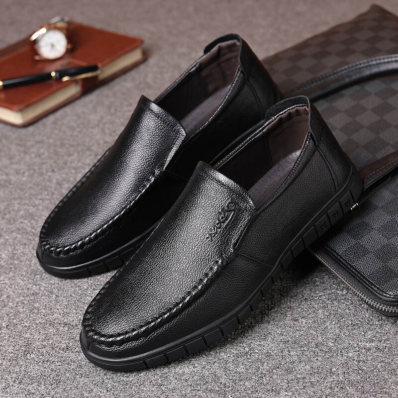 Zapatos de cuero de calidad para hombre, calzado de vestir de cuero suave antideslizante, de negocios británicos, talla 38-48, otoño, 2024
