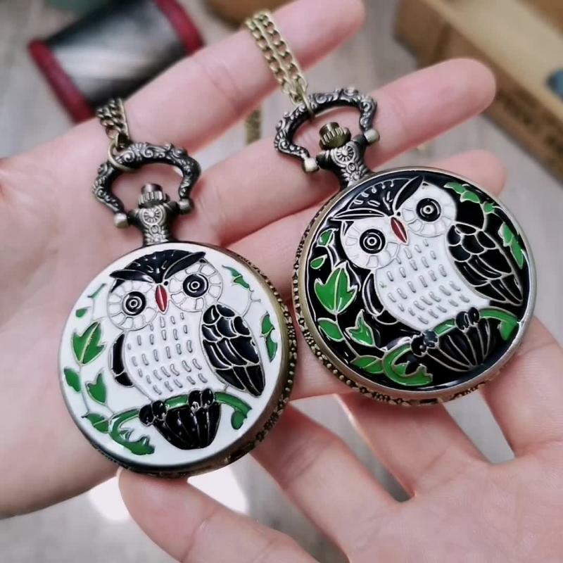 2023 Antique Lovely Owl Design Retro Drop Glue Necklace Full Hunter Quartz Women Pocket Watch Arabic Numerals Dial Pendant Gifts