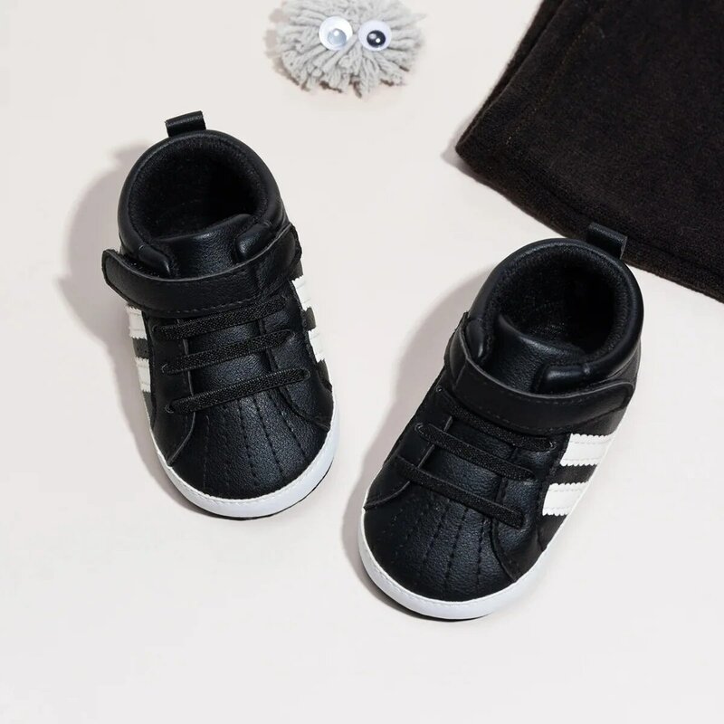 Sapatos esportivos clássicos para bebê menino e menina, sola macia, couro PU, antiderrapante, First Walker Crib, tênis casuais