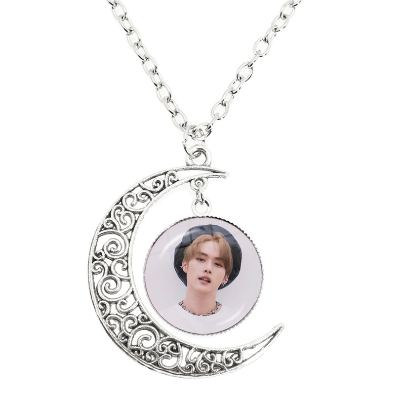 New Stray Kids Moon Pendant Members Kpop Male Group Necklace Glass Cabochon Pendants Round Jewelry Fans Gifts