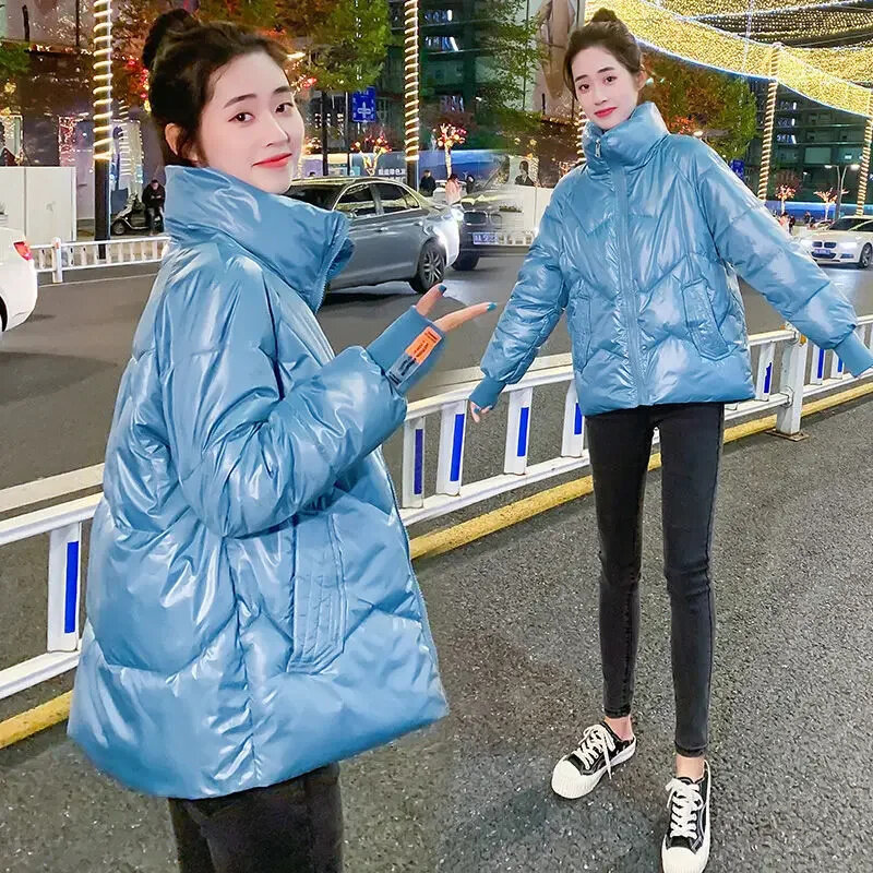 Bawełniany płaszcz damski krótki stójka 2024 nowa zimowa koreańska wersja błyszcząca luźna bawełna kurtka pikowana damski przypływ
