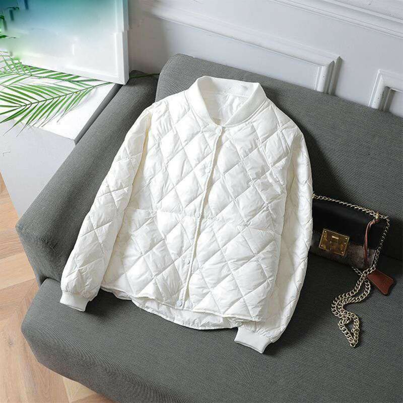 2023 neue leichte Kapuzen Daunen Baumwolle Frauen tragen Mode Kurz mantel Herbst Winter Baumwolle gepolsterte weibliche weiße Jacke