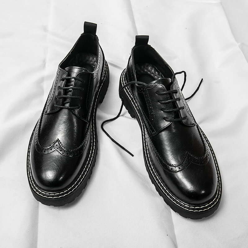 Zapatos Brogue de marca de lujo para hombre, zapatos blancos de suela gruesa, informales, de estilo británico, cómodos, Oxford, con cordones, de alta calidad