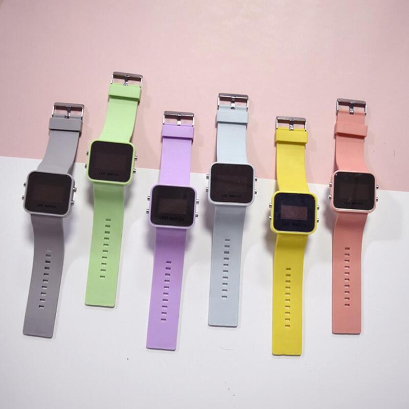 Elektroniczny zegarek zegarki na rękę świecący kwadratowa tarcza wyświetlacz LED prezenty dla chłopców dziewcząt zegarek sportowy cyfrowy nadgarstek