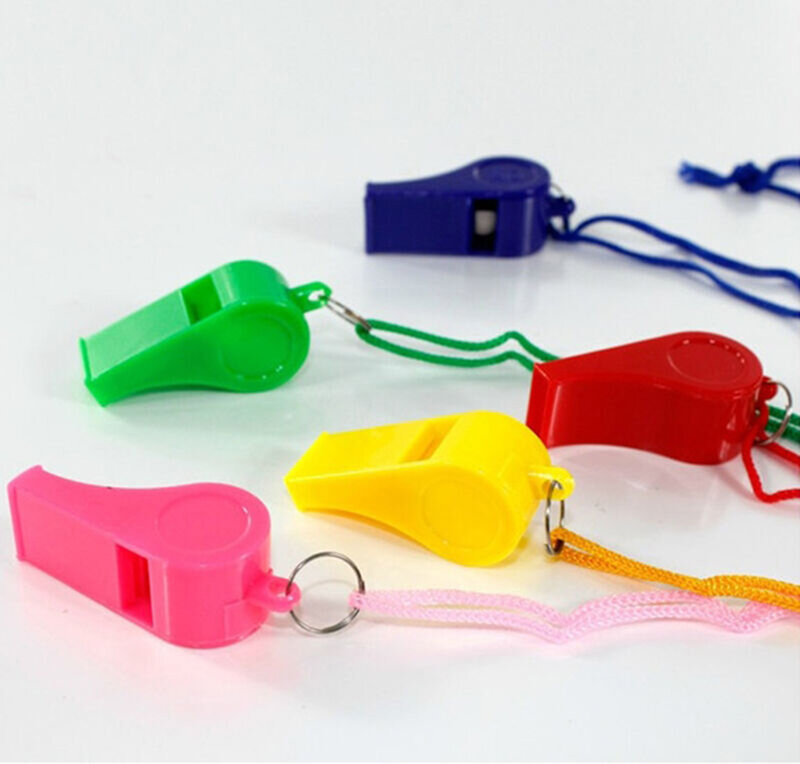 Набор из 20 пластиковых свистков и шнурков для экстренного выживания