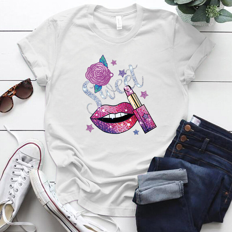 Słodka błyszcząca szminka drukuj kobiety T koszula z krótkim rękawem O szyi luźna koszulka damska damska koszulka topy Camisetas Mujer