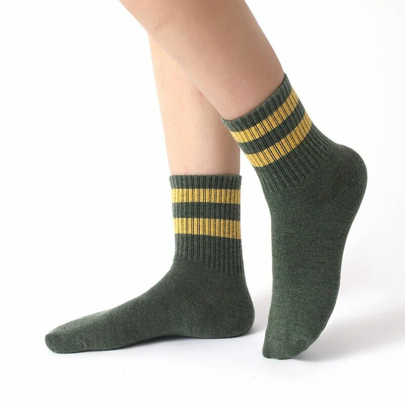 Senhoras meias de pilha para o outono inverno 1 par cor pura manter quente meias femininas meados do tubo meias estilo coreano espessamento cashmere