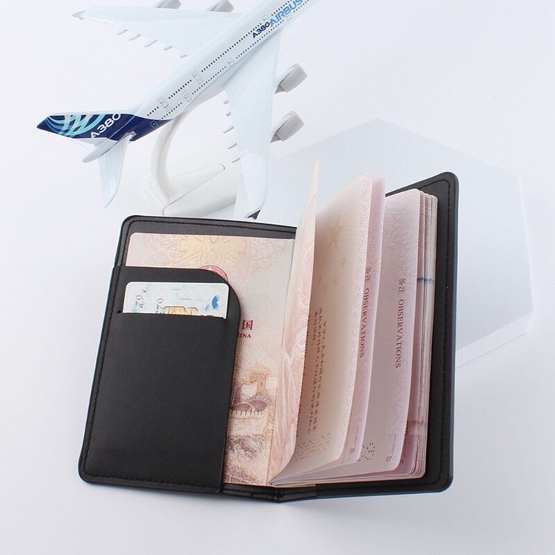 Capa de passaporte para documentos de cartão Hot Stamping, avião simples, mulheres e homens, passaporte de viagem, bolsas de carteira, casal amante, 2021