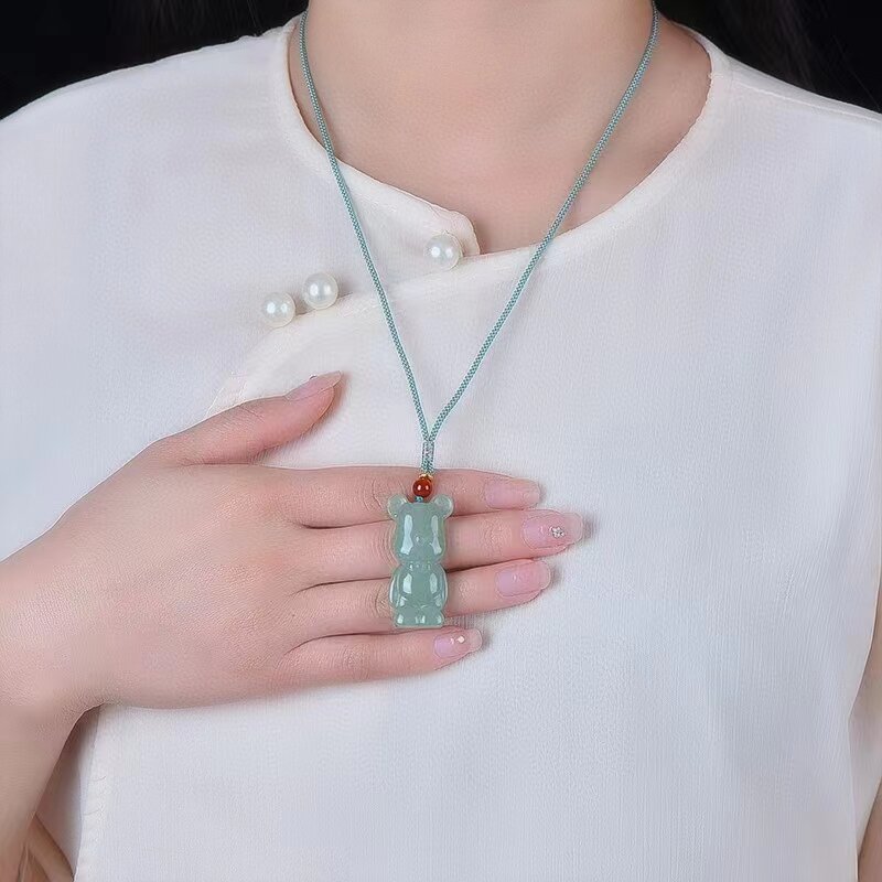 Awenturyn Jade Wisiorek Naturalny Zielony Kamień Naszyjnik Wisiorki Mężczyźni Kobiety Słodki Niedźwiedź Maskotka Biżuteria Proste Uroki Biżuteria Amulet