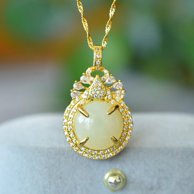 Kalung liontin giok putih Hetian alami bertatahkan tembaga hadiah perhiasan liontin kalung wanita mewah perhiasan batu permata anak perempuan bergaya