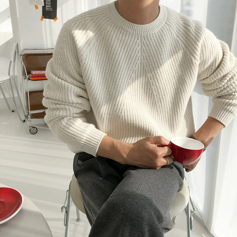 Sweater kerah bulat pria, kemeja rajut warna solid pria, tren versi Korea, pakaian luar baru musim gugur dan musim dingin sol longgar