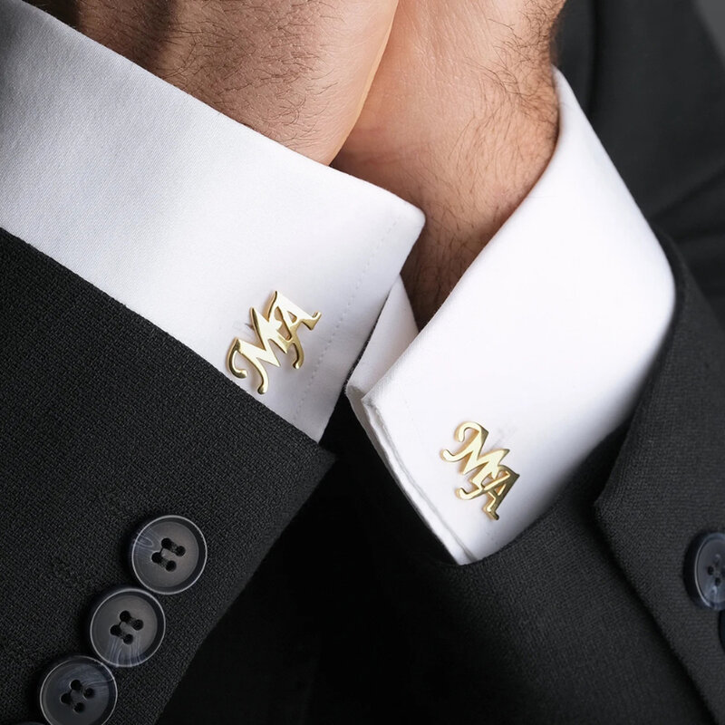 Customized initial cufflinks for weddings. Prepare wedding gifts for him. Prepare cufflinks for men. Prepare gifts for dad
