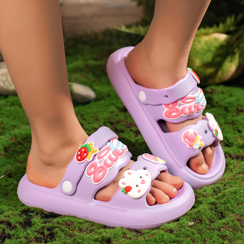 Girls' sandals for summer, featuring soft soles suitable for indoor use by babies and toddlers, with anti-slip properties and a