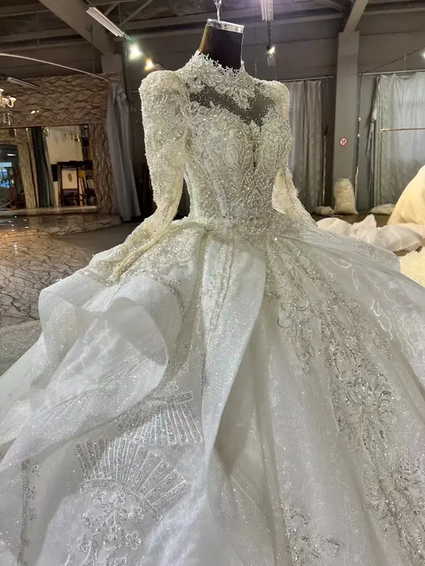 Personalizza la lunga cattedrale di cristallo di mussola abito da ballo da sposa in pizzo pesante con perline abiti da sposa di lusso
