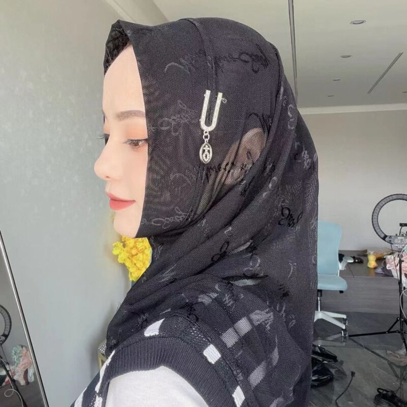 Przewiewne arabskie nowości letnie dziewczyny owijają muzułmańskie hidżab bez wzorów szale