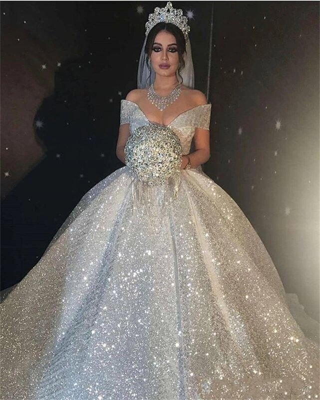 Księżniczka Off The Shoulder suknie ślubne Ruched przepiękna suknia balowa Glitter Tulle suknie ślubne Robe De Mariee Luxuriant Sweep