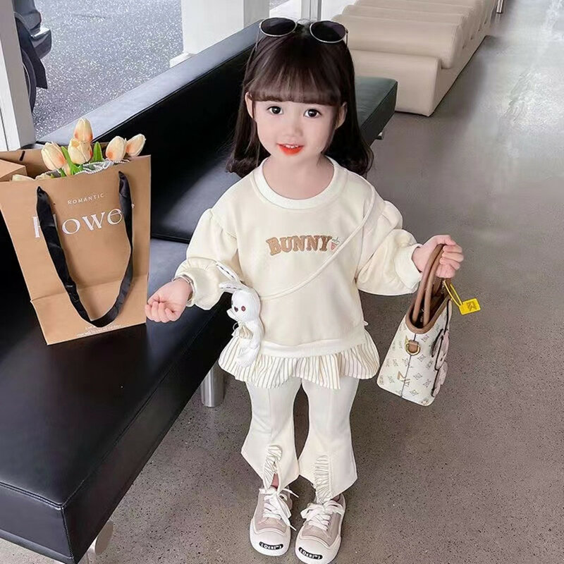 Girls' Spring and Autumn Fashion Western Long sleeved Set New Little Girl Pure Cotton Sweater Flare Pants Casual Two Piece Set