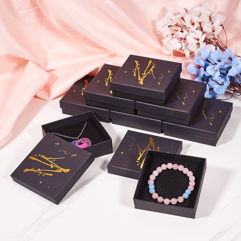Wytłaczanie na gorąco kartonowe pudełko na biżuterię prostokątny kwadratowy nadrukowane litery z piór na pierścionek naszyjnik kolczyk bransoletka pakowanie prezentów etui