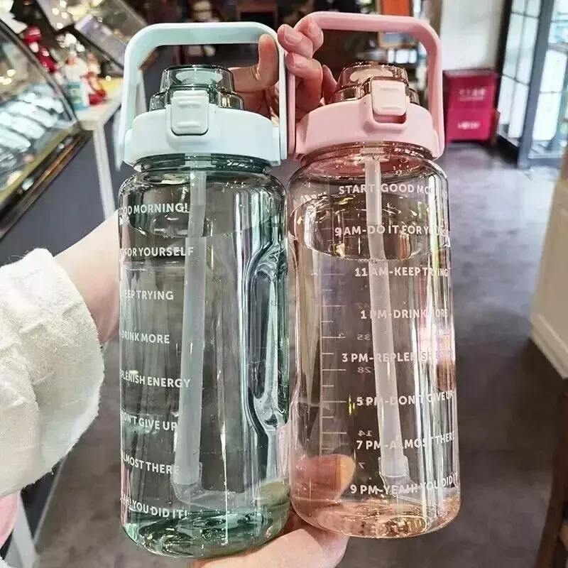 2l tragbare Wasser flasche große Kapazität Kunststoff Stroh Wasser becher Trink flasche mit Zeit marke für Outdoor-Sport Fitness