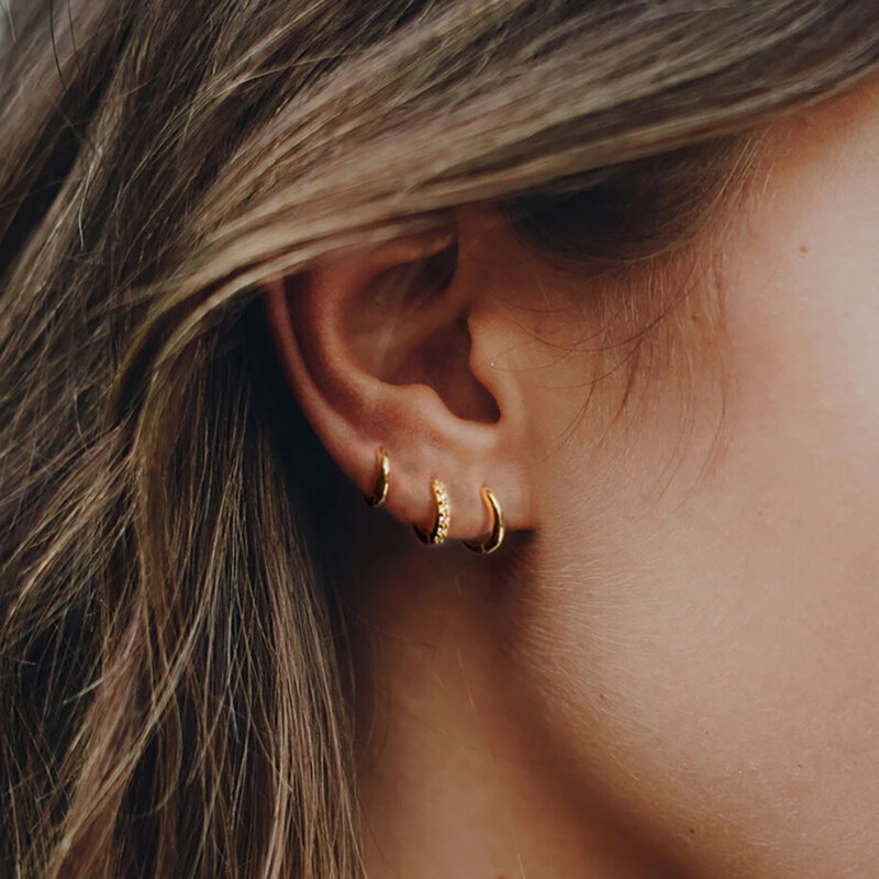 2 pezzi piccoli orecchini a cerchio Huggie in acciaio inossidabile per le donne cerchio rotondo Punk Unisex Rock orecchino cartilagine Piercing gioielli