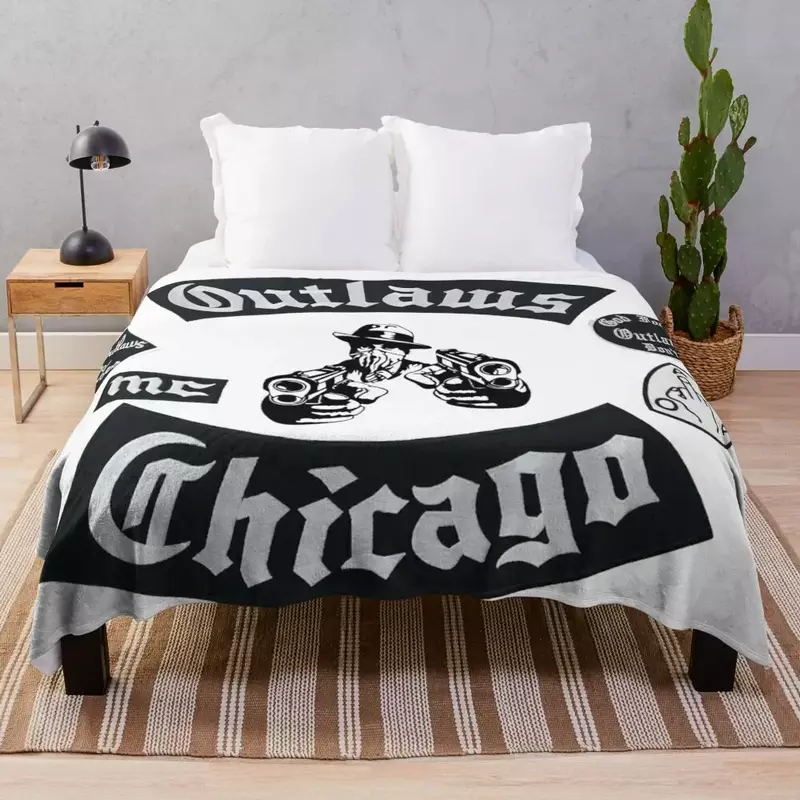 CHICAGO OUTLAWS MOTORCYCLE CLUB Throw Blanket Vintage Blankets Sofas Of Decoration Personalized Gift Flannel Fabric Blankets