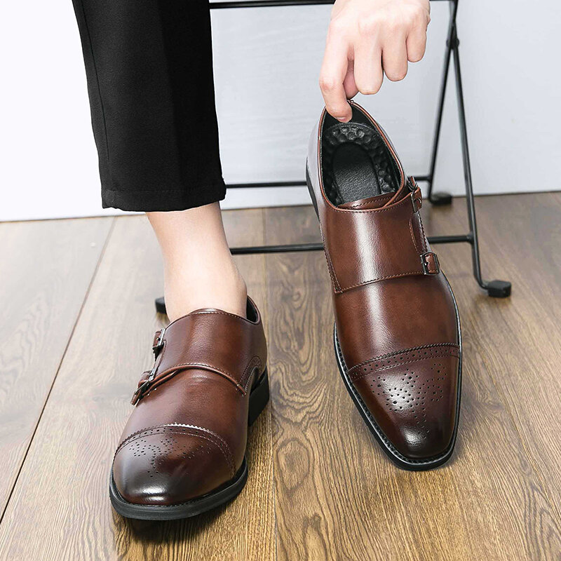 Scarpe classiche da uomo retrò a blocchi a punta nero marrone moda Casual scarpe formali di alta qualità One Step Party scarpe da banchetto di nozze