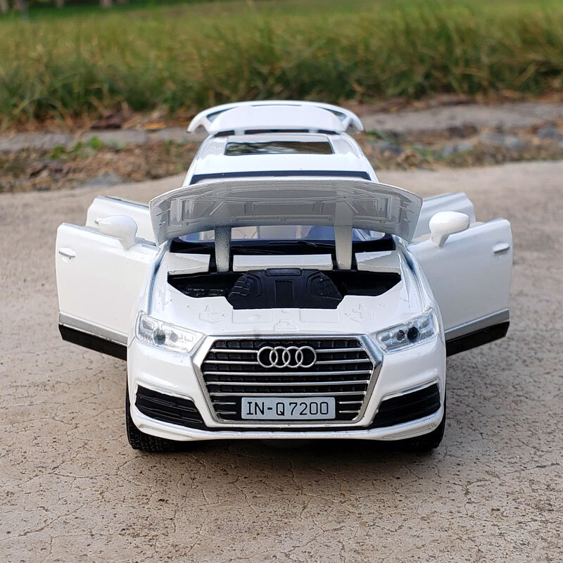 Модель автомобиля AUDI Q7 SUV 1:32 из сплава, литая и Игрушечная модель автомобиля, из металла, имитация звука светильник, коллекционная детская игрушка в подарок