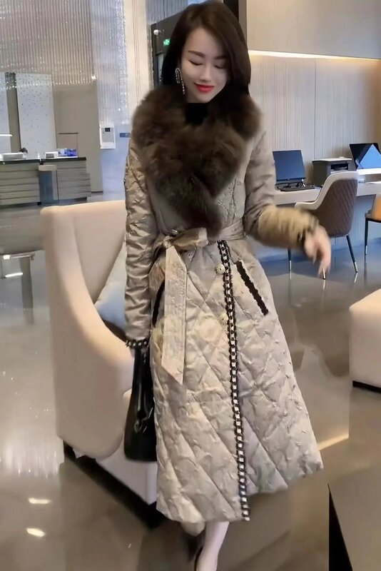 Jaket katun modis dengan kerah bulu, jaket gaya harum kecil terikat pinggang panjang, selebriti Internet wanita populer musim dingin