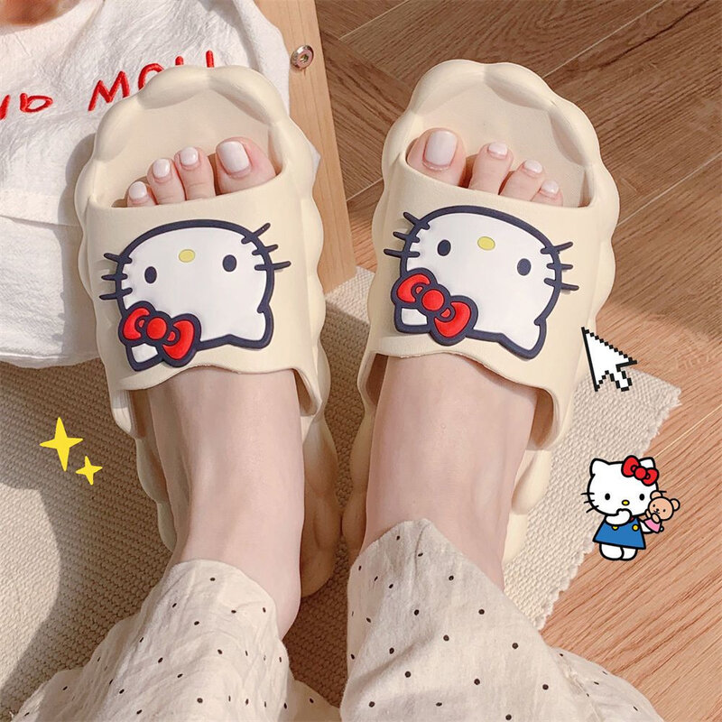 Chinelos antiderrapantes Sanrio Hello Kitty Kuromi para mulheres, salto em nuvem de anime kawaii, sapatos para casa, chinelos de praia coreanos, Yk2